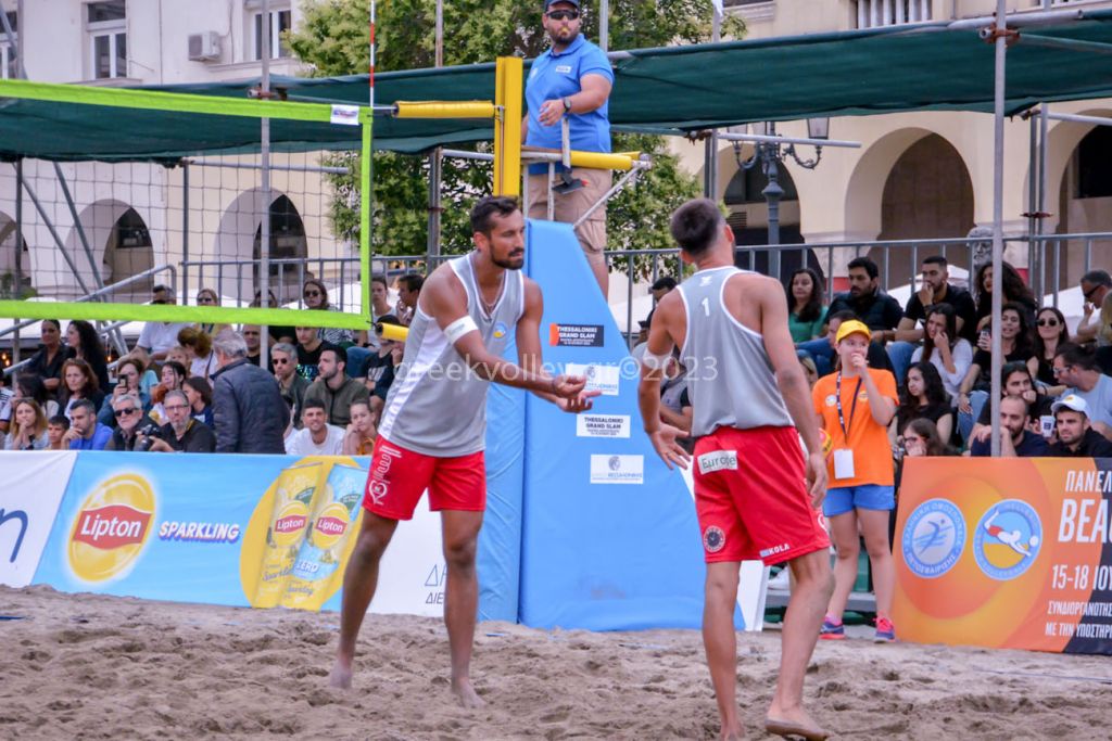 Thessaloniki Grand Slam: Αντιόλ Κόλα και Στέλιος Τζιουμάκας κατέκτησαν τον τίτλο στην πλατεία Αριστοτέλους
