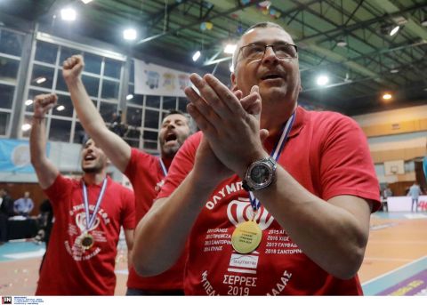 Τον τέταρτο τίτλο του με τον Ολυμπιακό γιόρτασε ο Μπράνκο Κοβάσεβιτς