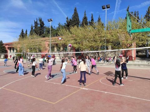 Οι ομοσπονδιακοί προπονητές Κουτουνίδης, Σολκίδης και Αραμπατζής στο Δημοτικό σχολείο Δρυμού Θεσσαλονίκης